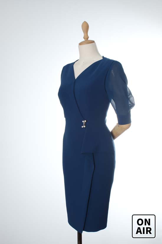 온에어 dress room Navy VNeck Pearl Unbalance Point Dress