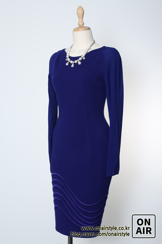 Point Dress: Black/White